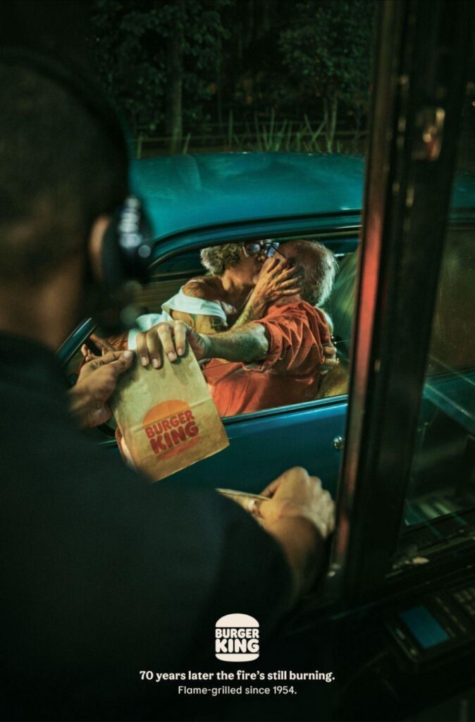 kreatywna reklama burger kinga na 70 lecie